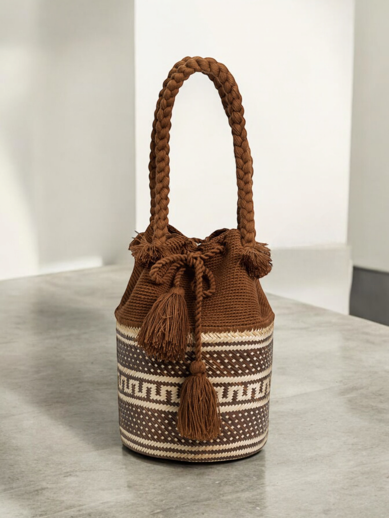 Mochila Wayuú con base en canasto