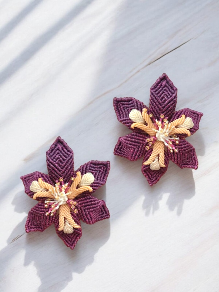 Earrings in macramé. Ref. Violet Orchid