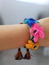 Pulsera en micro macramé. Orquídeas.