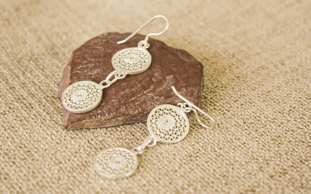 Aretes colgantes en filigrana de plata