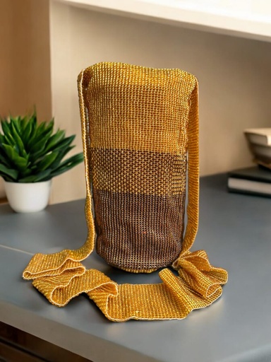 Mochila tejida en mostacillas. Diseño degradé tonos tierra