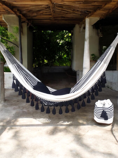 Hamaca con tejido en macramé