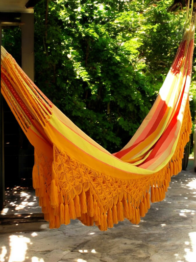 Hamaca con tejido en macramé