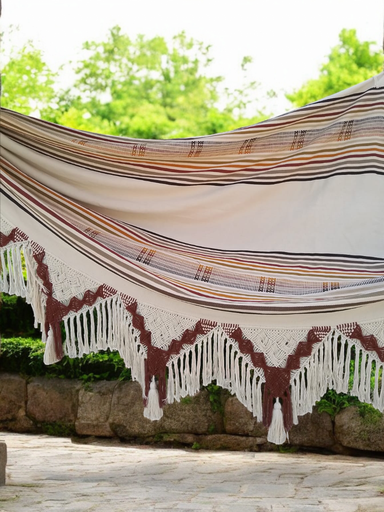 Hamaca con tejido en macramé