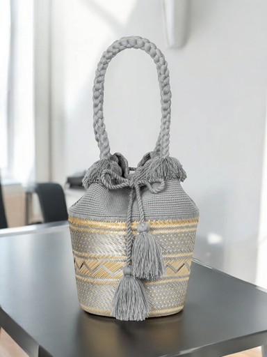 Mochila Wayuú con base en canasto
