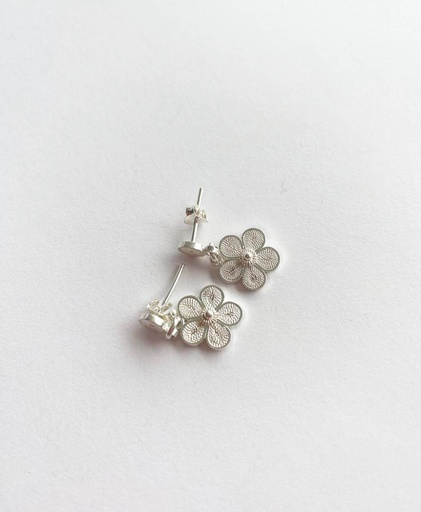 Aretes en filigrana de plata.