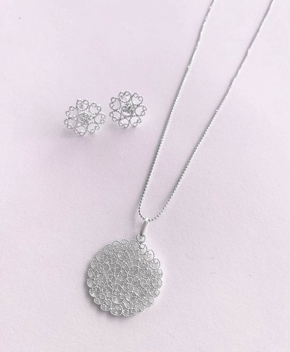 Cadena, dije y aretes. Filigrana de plata