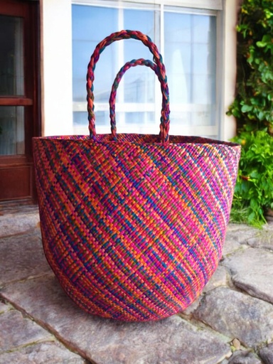 Woven Basket in Iraca Palm 